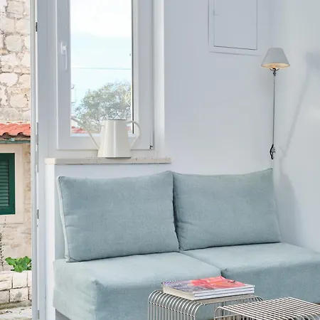 Апартаменты Old Town Hideaway - Cozy House